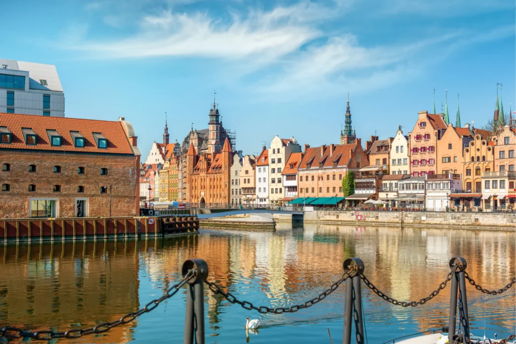 Canal junto al río Motława en Gdansk