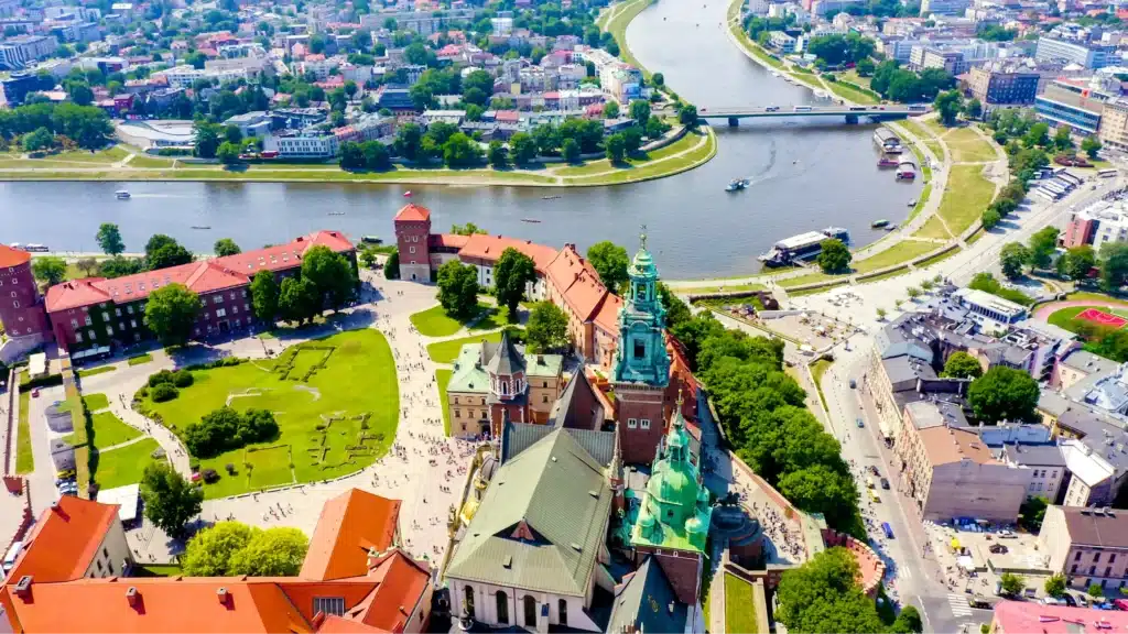 Panorámica de Cracovia con el Castillo de Wawel y el río Vístula -utc